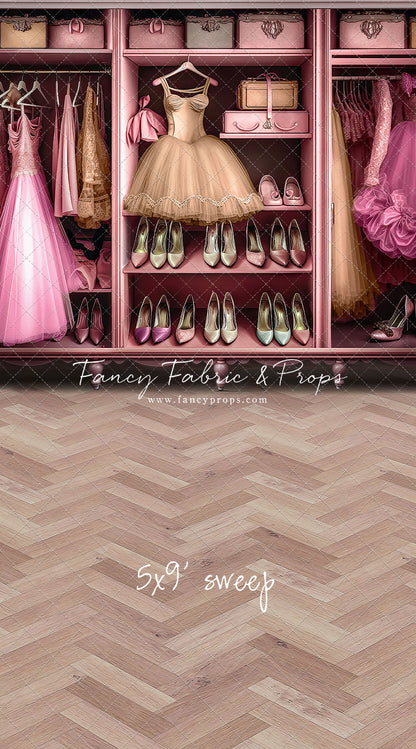 Barbie's Fabulous Wardrobe - Gold Dress Option - With Sweep Option