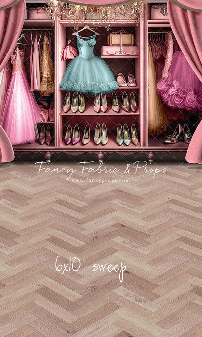 Barbie's Fabulous Wardrobe - Blue Dress Option - With Sweep Option