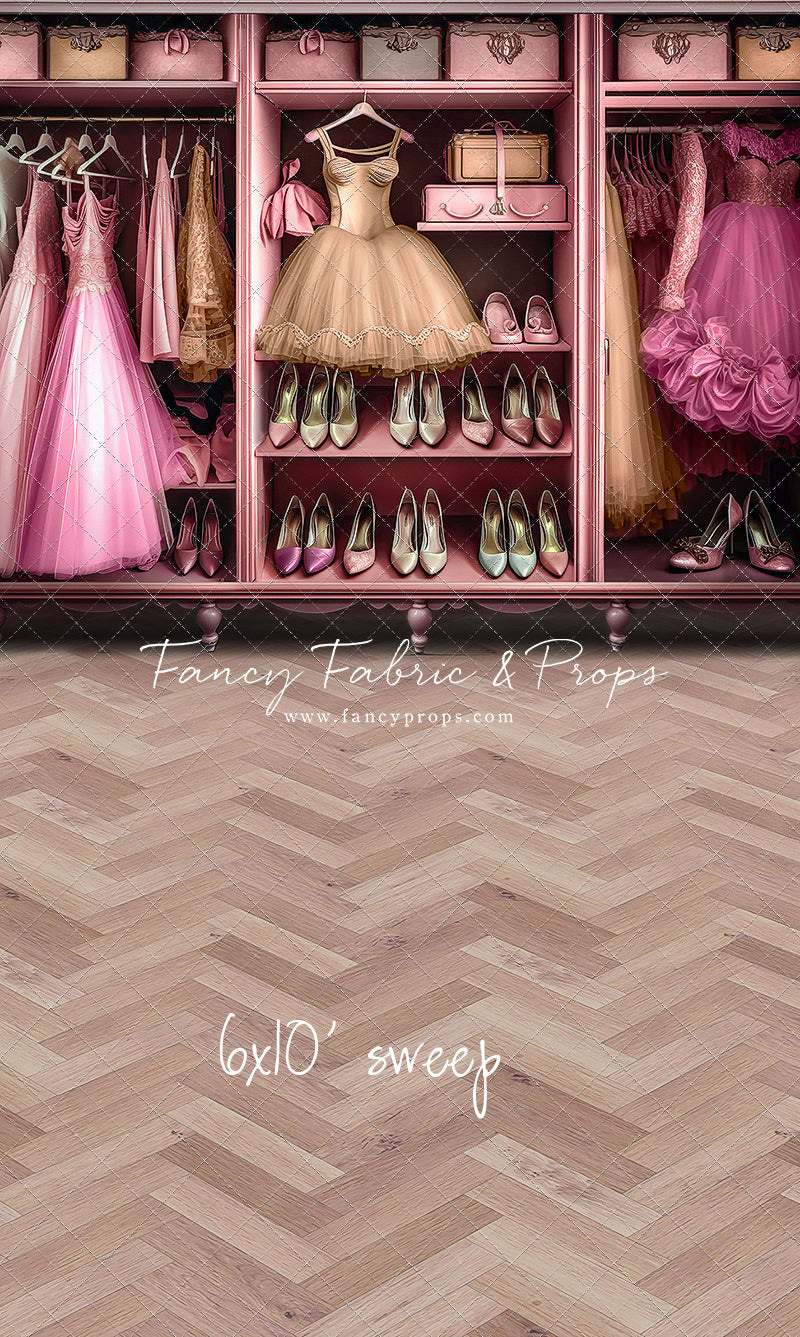 Barbie's Fabulous Wardrobe - Gold Dress Option - With Sweep Option