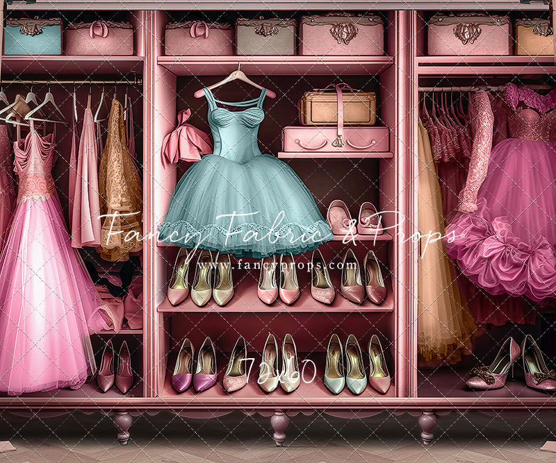 Barbie's Fabulous Wardrobe - Blue Dress Option - With Sweep Option
