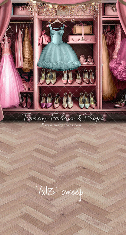 Barbie's Fabulous Wardrobe - Blue Dress Option - With Sweep Option