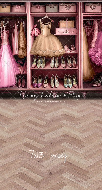 Barbie's Fabulous Wardrobe - Gold Dress Option - With Sweep Option