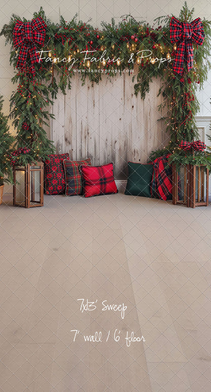 Classic Christmas Garland Wall - With Sweep Option