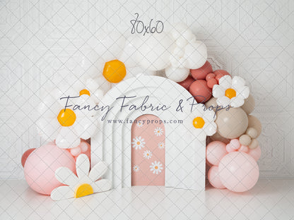 Daisy Blooms Arch