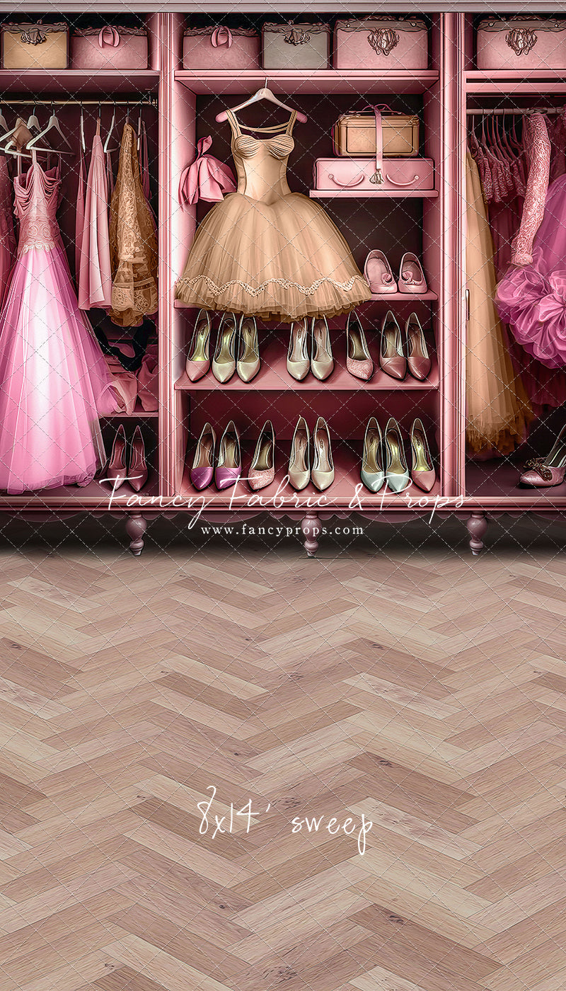 Barbie's Fabulous Wardrobe - Gold Dress Option - With Sweep Option