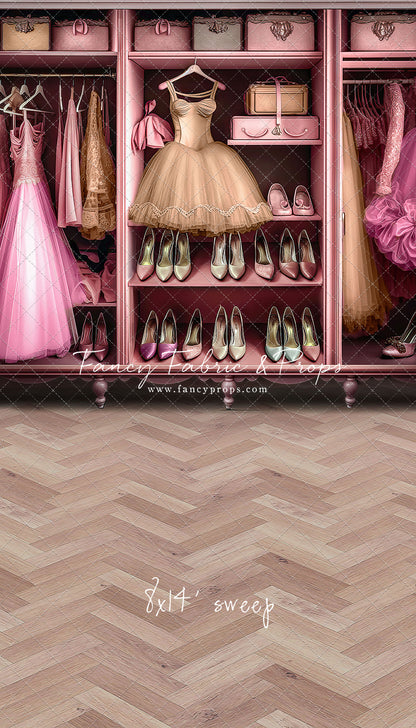 Barbie's Fabulous Wardrobe - Gold Dress Option - With Sweep Option