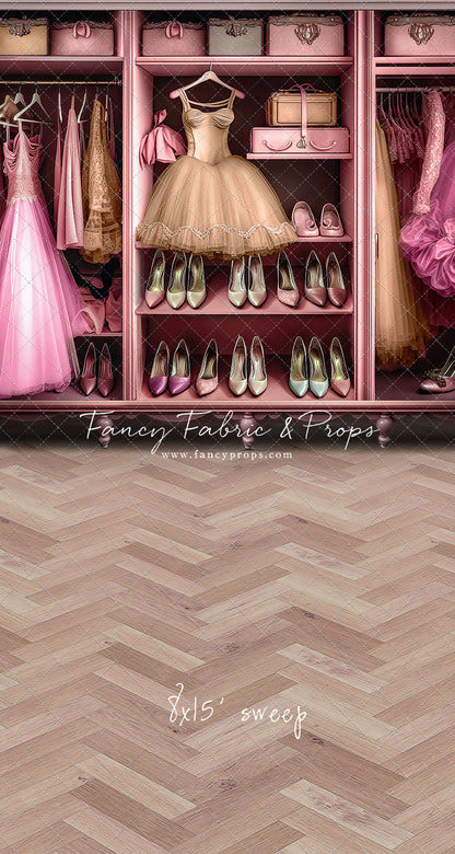 Barbie's Fabulous Wardrobe - Gold Dress Option - With Sweep Option