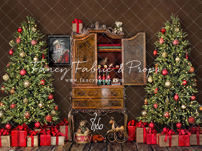 Cabinet of Yuletide Wonder