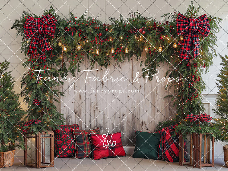 Classic Christmas Garland Wall - With Sweep Option