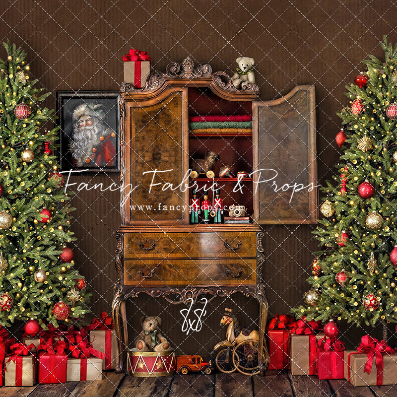 Cabinet of Yuletide Wonder