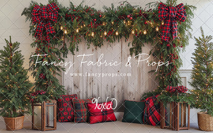 Classic Christmas Garland Wall - With Sweep Option