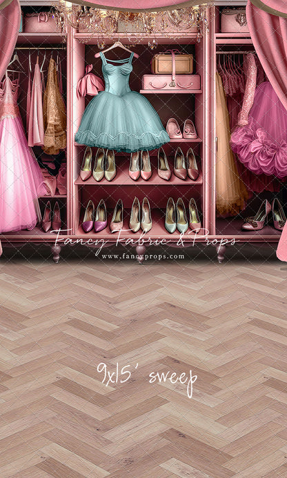 Barbie's Fabulous Wardrobe - Blue Dress Option - With Sweep Option