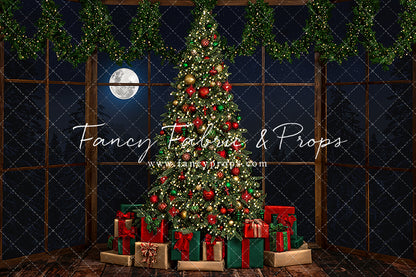 Christmas Bay Window - With Garland