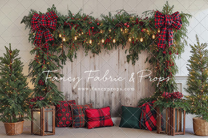 Classic Christmas Garland Wall - With Sweep Option