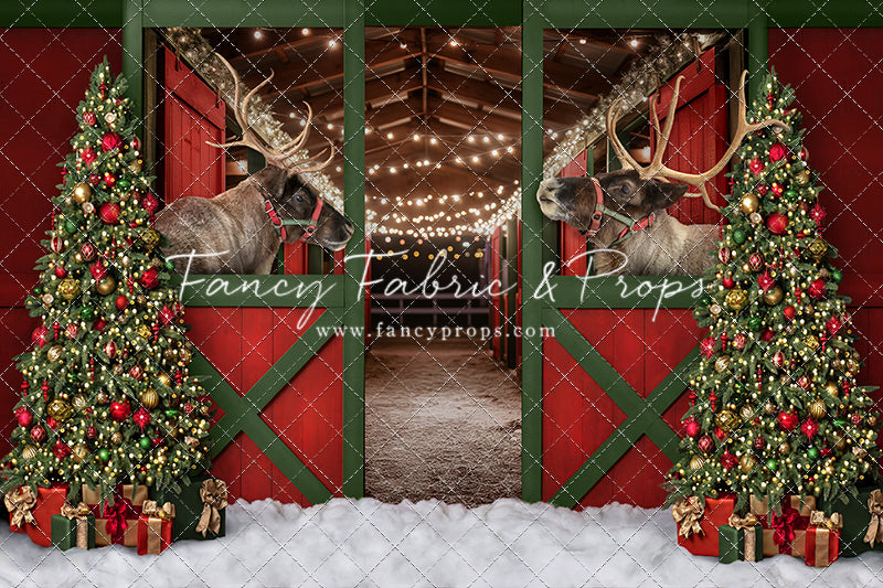 Santa's Jolly Reindeer Stable - With Reindeer