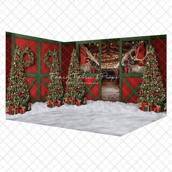 Jolly Reindeer Barn - With Reindeer - Room