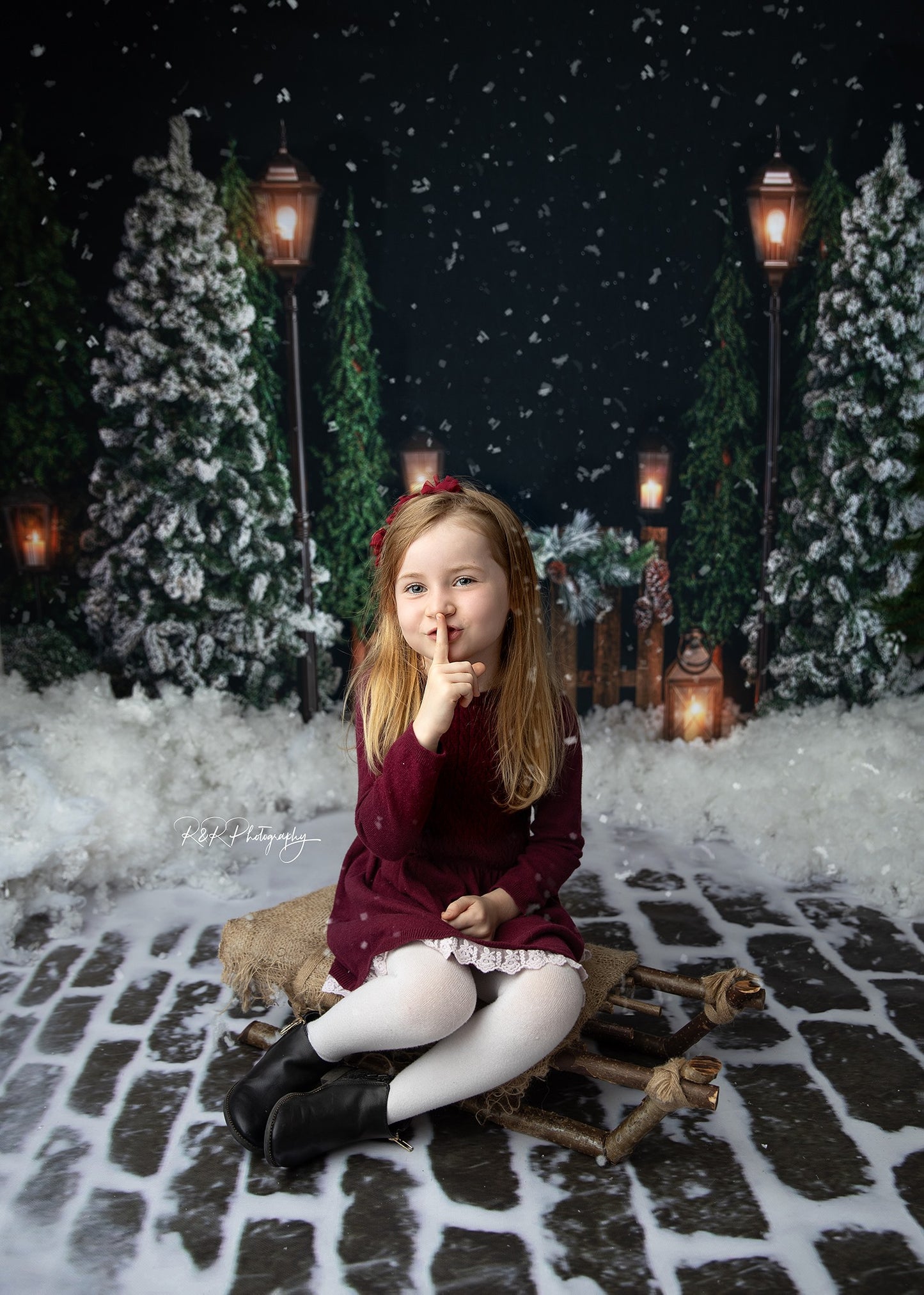 Evening Snowy Holiday Park 2pc Mini Room