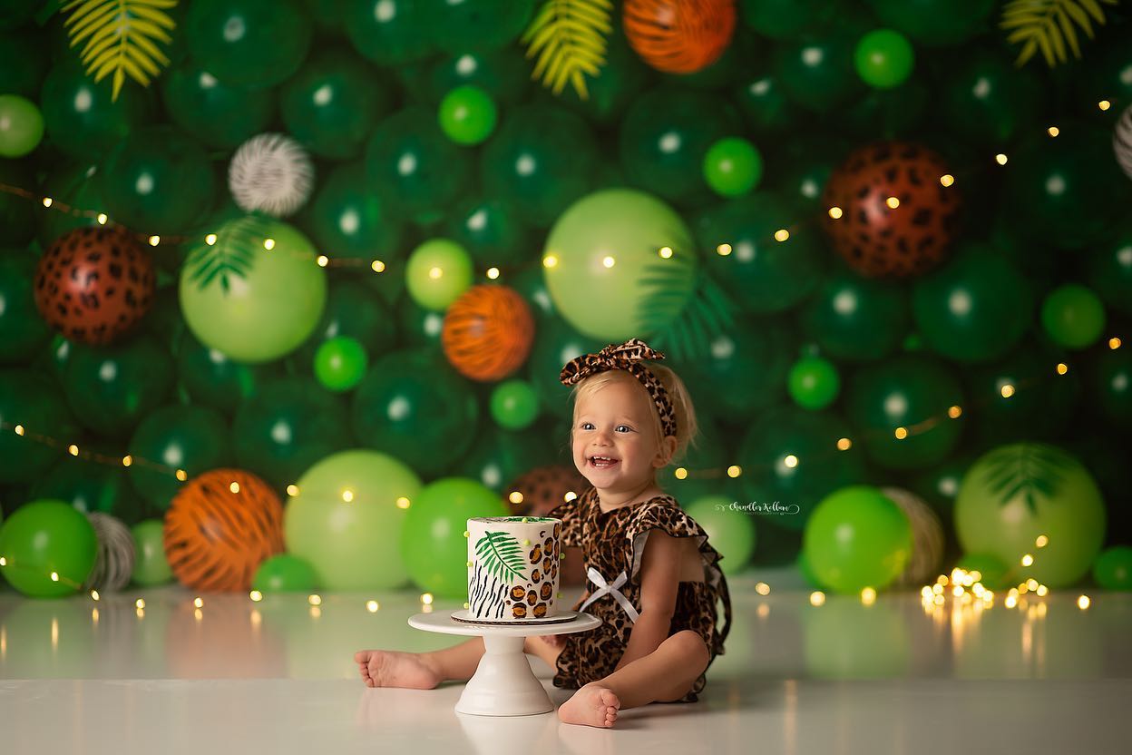 Afternoon Safari Balloon Wall