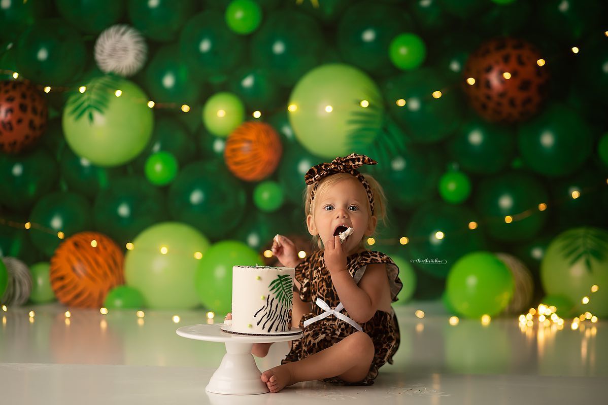 Afternoon Safari Balloon Wall