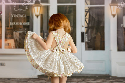 White Farmhouse Store