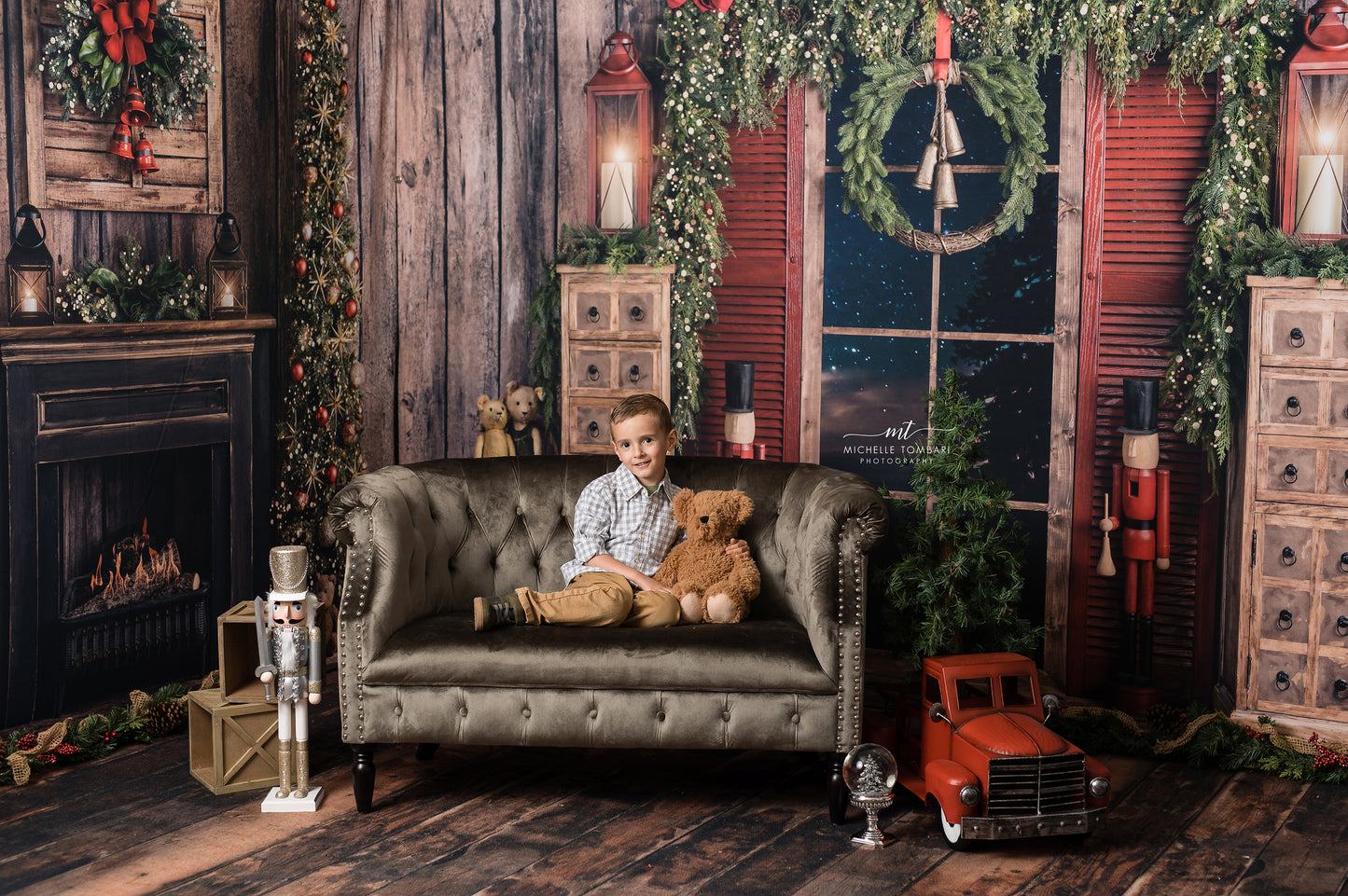 Jingle By The Fireplace Room