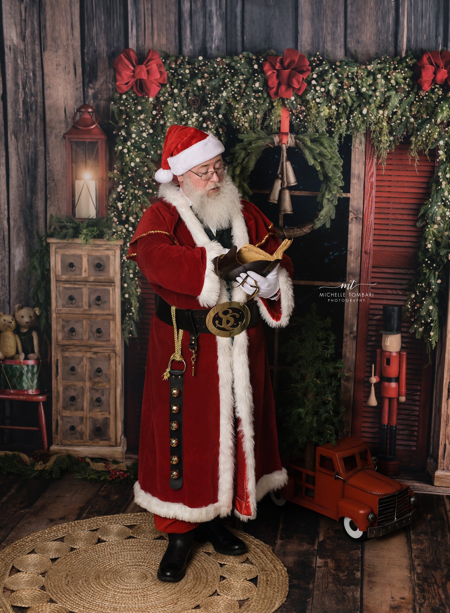 Jingle By The Fireplace Room