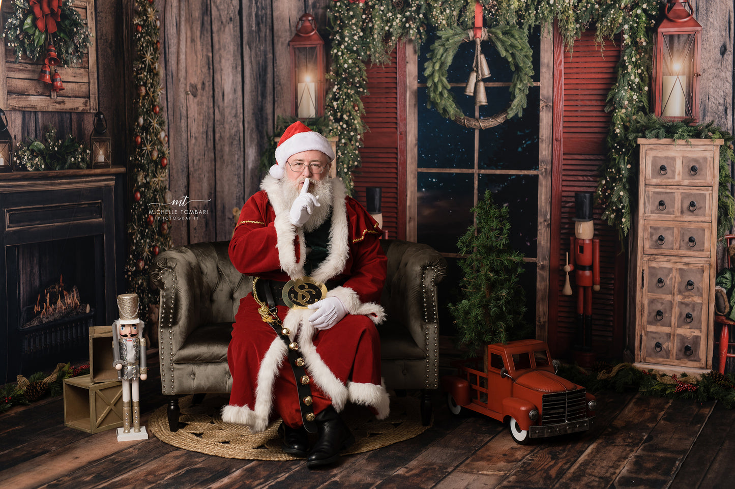 Jingle By The Fireplace Room