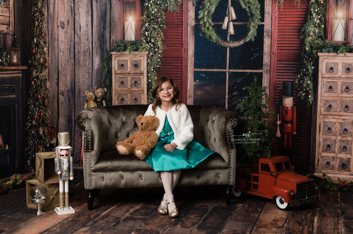 Jingle By The Fireplace Room