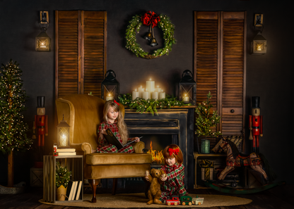 Old Fashioned Christmas Mantle