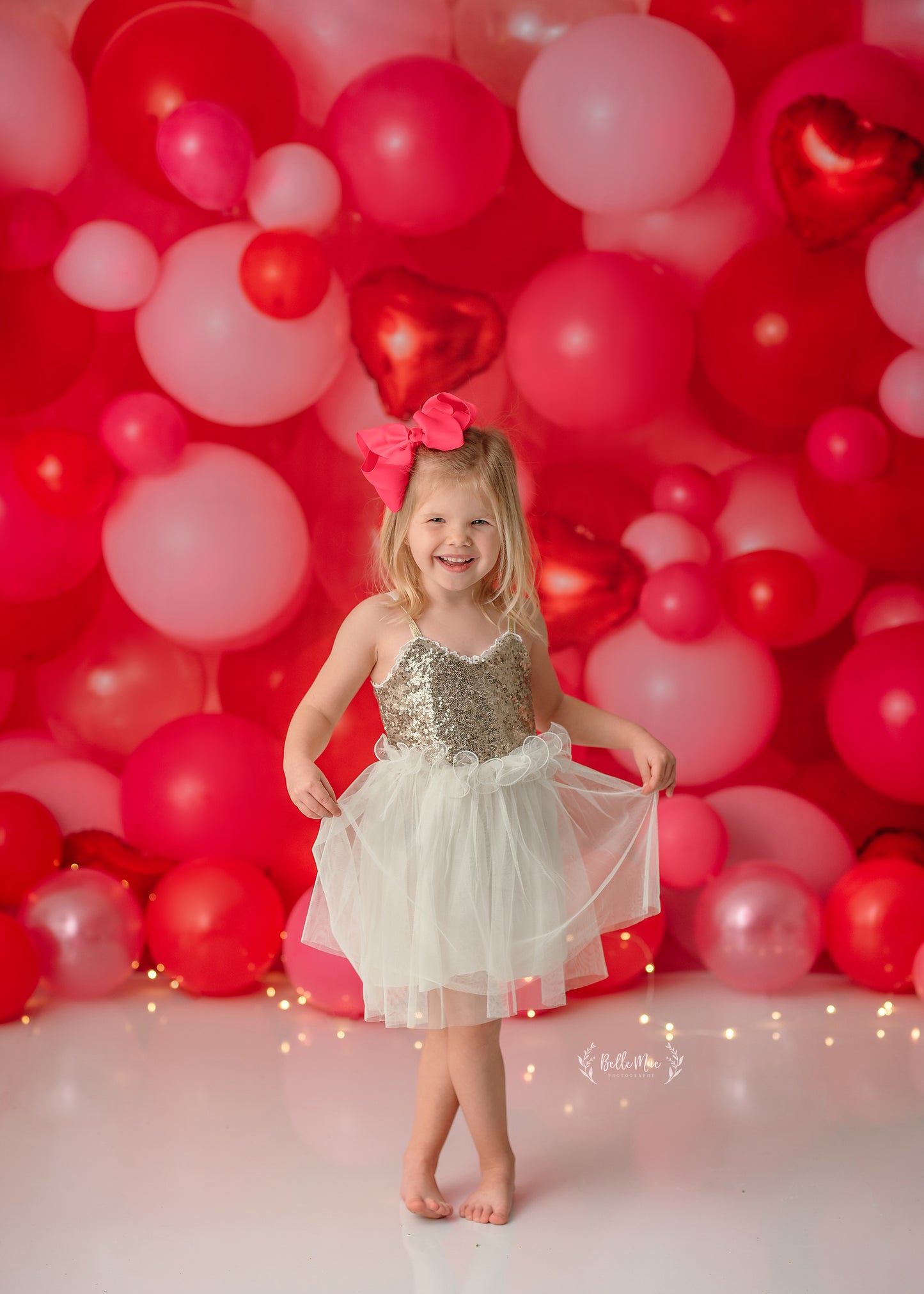 Valentine Kiss Balloon Wall