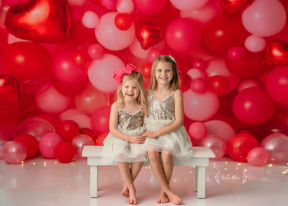 Valentine Kiss Balloon Wall