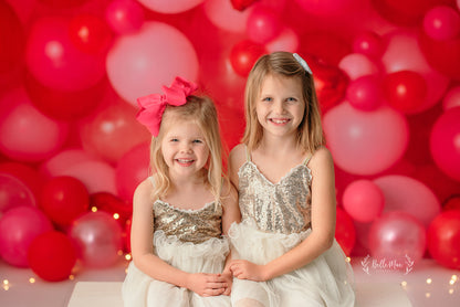 Valentine Kiss Balloon Wall