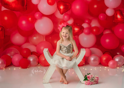 Valentine Kiss Balloon Wall