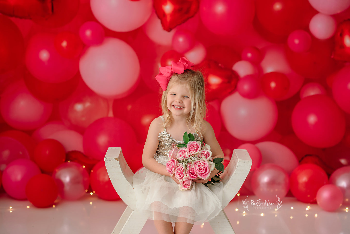 Valentine Kiss Balloon Wall