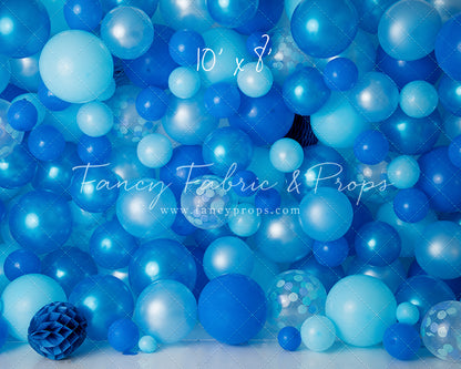Azul Balloon Wall