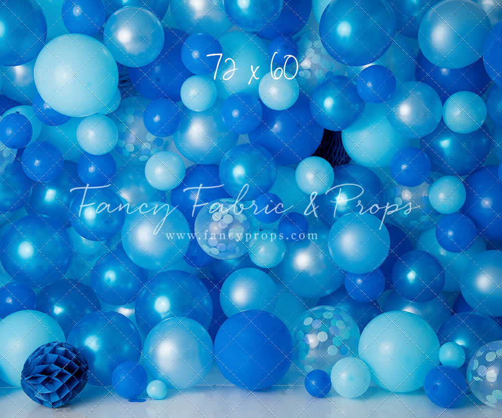 Azul Balloon Wall