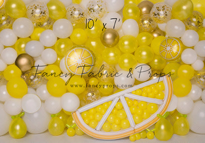Make Lemonade Balloon Wall