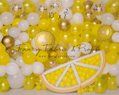 Make Lemonade Balloon Wall