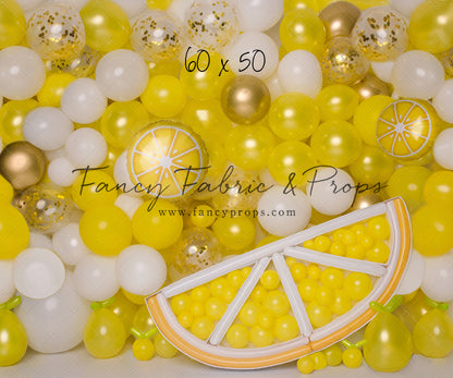 Make Lemonade Balloon Wall