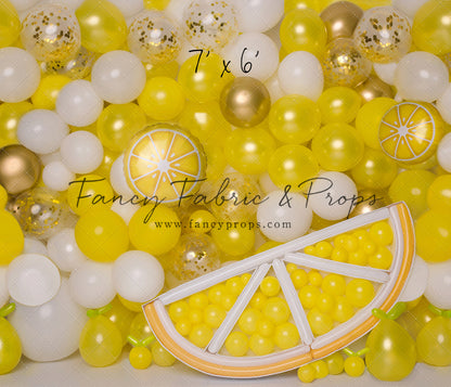 Make Lemonade Balloon Wall