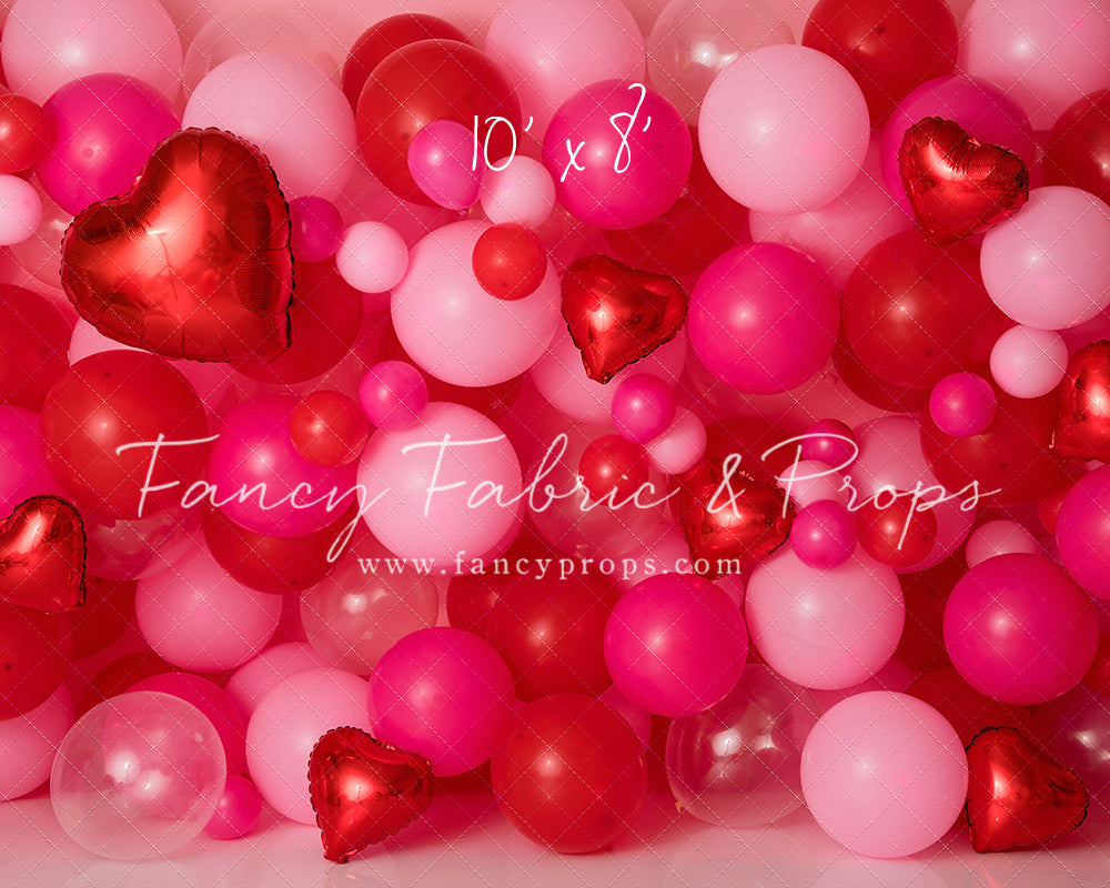 Valentine Kiss Balloon Wall
