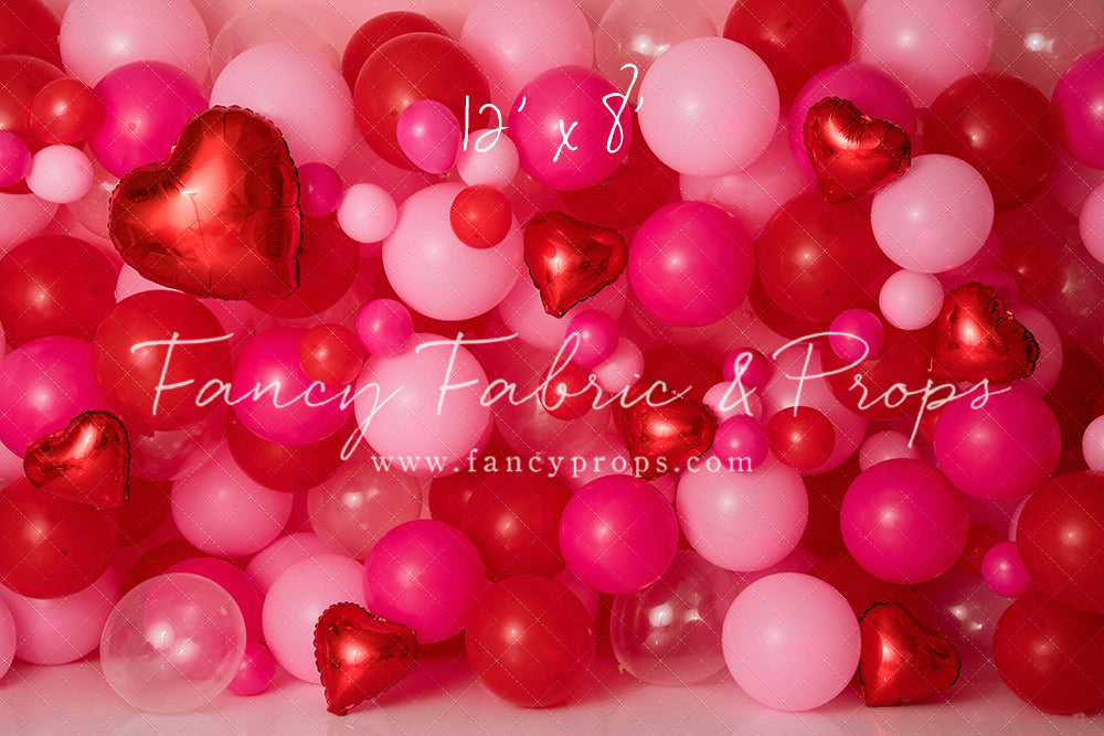 Valentine Kiss Balloon Wall