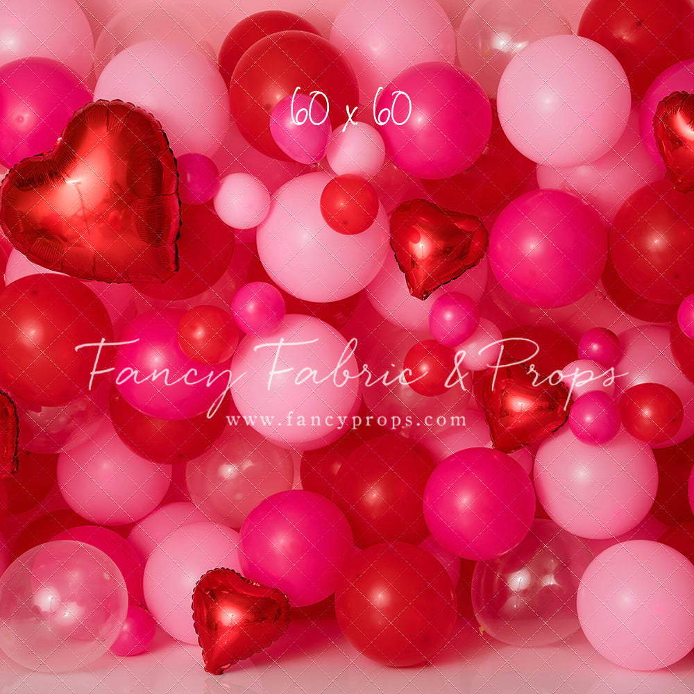 Valentine Kiss Balloon Wall