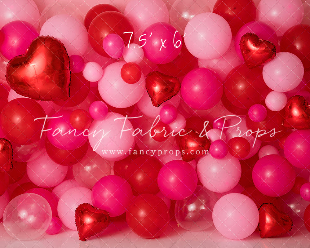 Valentine Kiss Balloon Wall