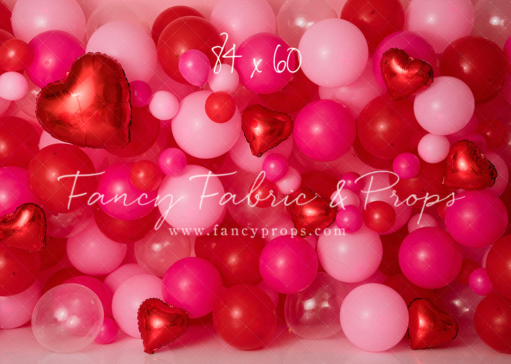 Valentine Kiss Balloon Wall