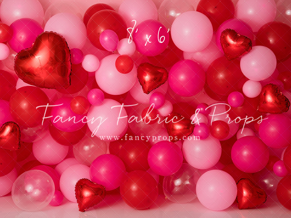 Valentine Kiss Balloon Wall