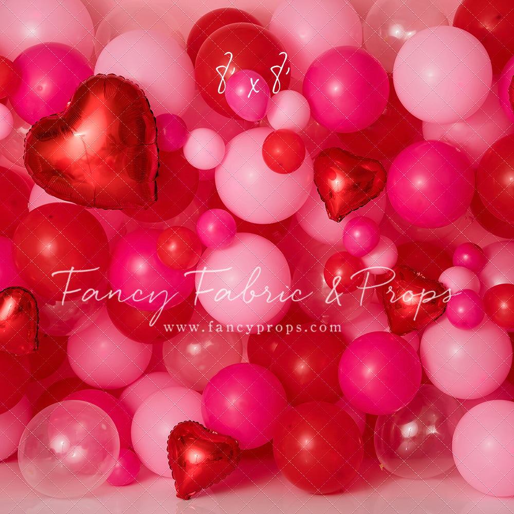 Valentine Kiss Balloon Wall