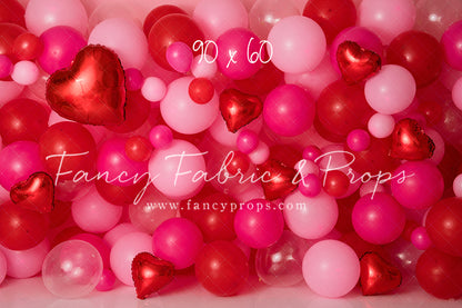 Valentine Kiss Balloon Wall