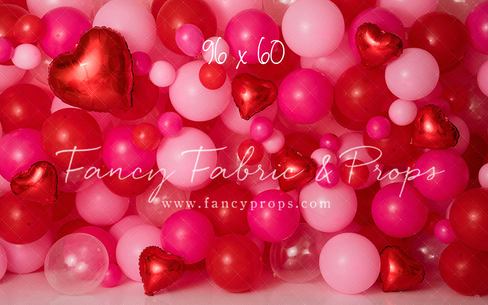 Valentine Kiss Balloon Wall