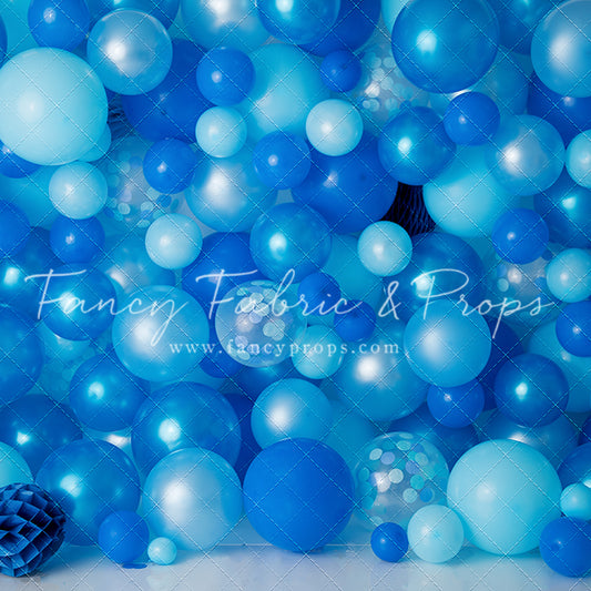 Azul Balloon Wall